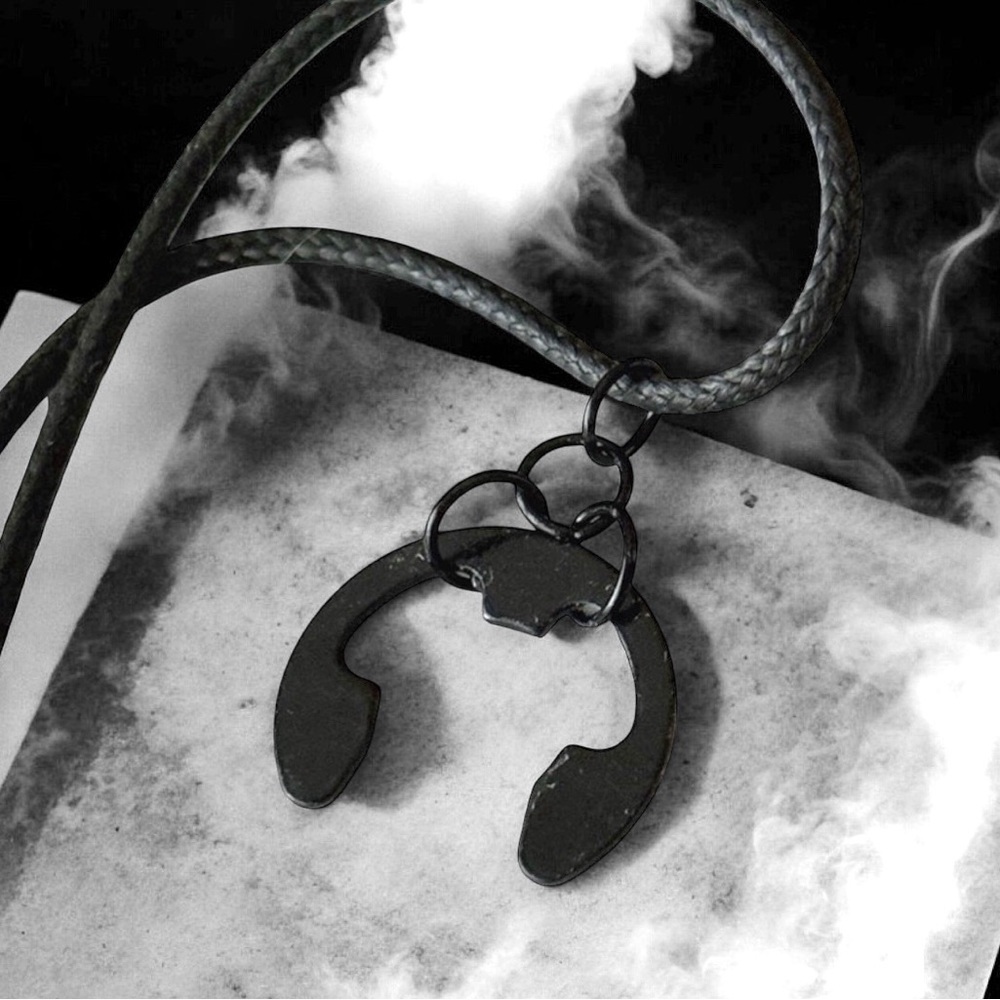 5 For $25💫Small Alternative Black Hardware Pendant Necklace